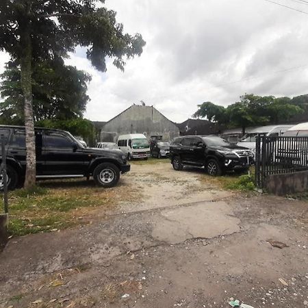 מלון Oyo 90714 Umah Pande Tabanan Near Tanah Lot מראה חיצוני תמונה